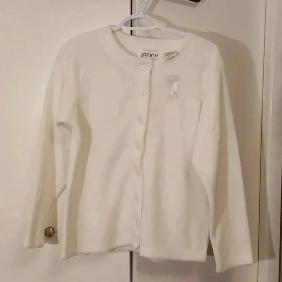 Soft off-white  sweater new with tags - Picture 1 of 6